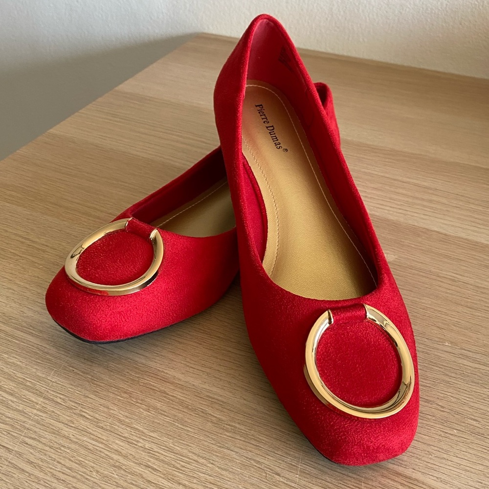 Pierre Dumas Red Moni Flats